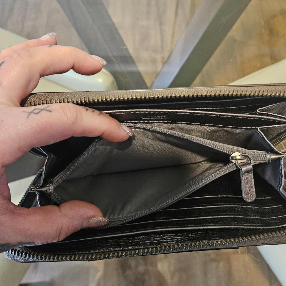Coach Metallic Wallet - Picture 3 of 8
